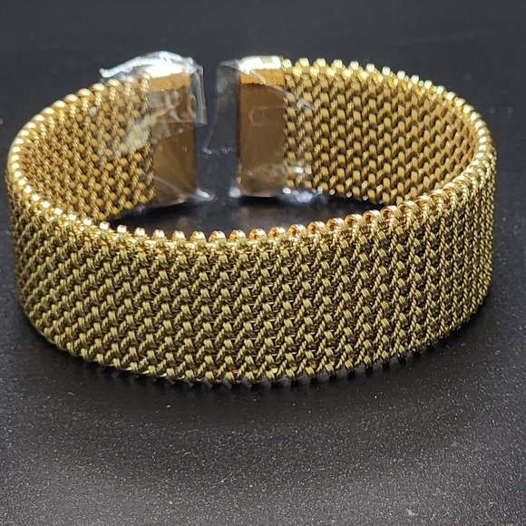 Gold Mesh Bracelet - Picture 6 of 6